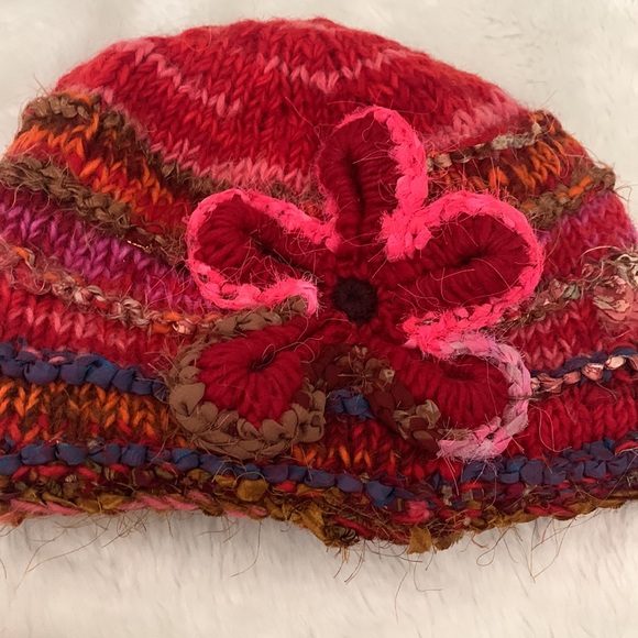 Super cute toque and fingerless gloves! - Picture 2 of 4